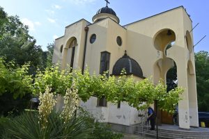 Архиерейска св. Литургия в столичния храм „Св. Паисий Хилендарски“ при столичното 67 ОУ „Васил Друмев“ 1 726350224 902417719552793 438702945174910196 n