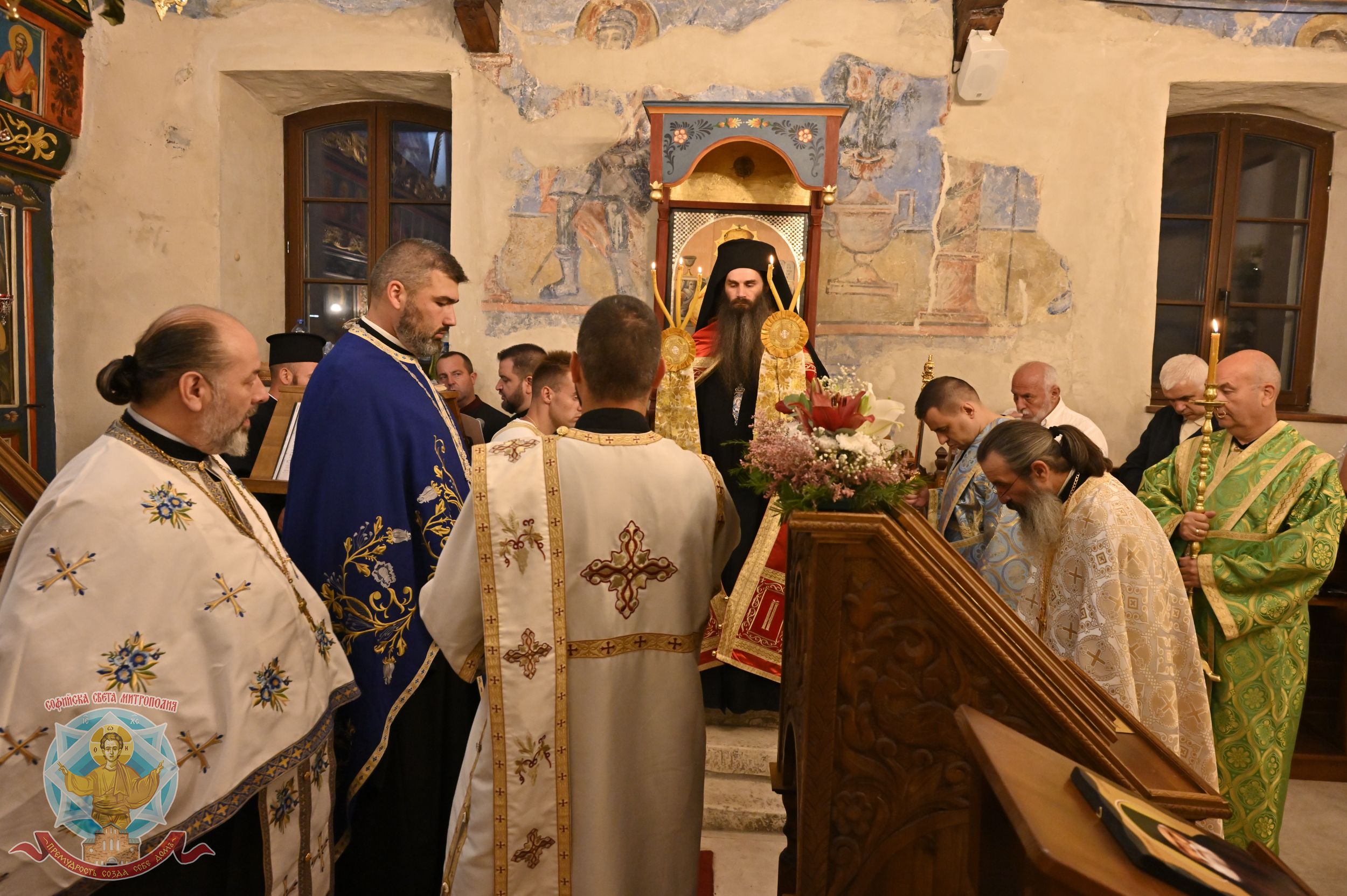Всенощно бдение в столичния храм „Св. Мина“ за празника на Богородичната икона „Троеручица“