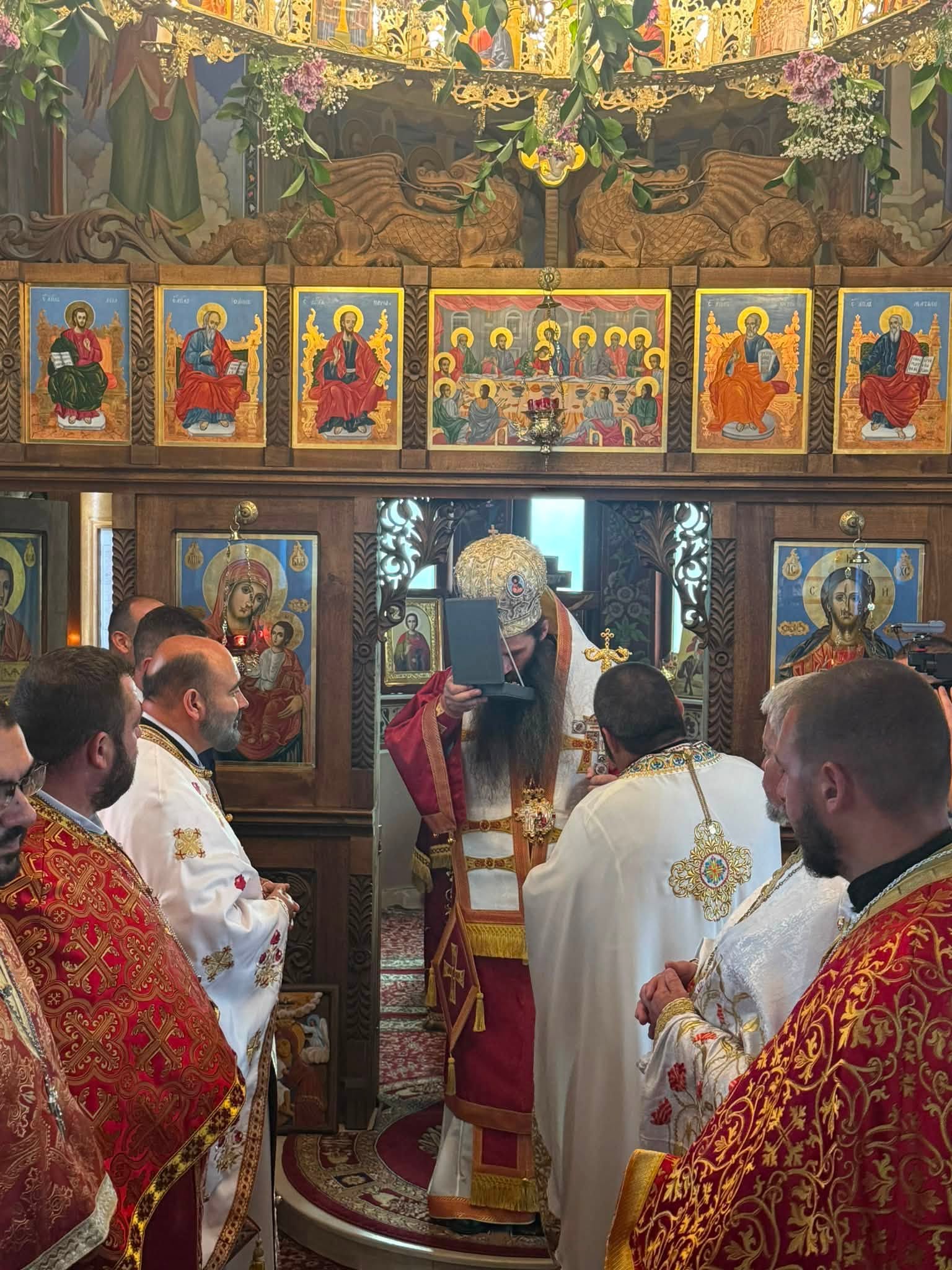 Архиерейска света Литургия за празника на свети великомъченик Пантелеймон в Самоков 7 756339102 1485078480315188 9220372189188246884 n 1