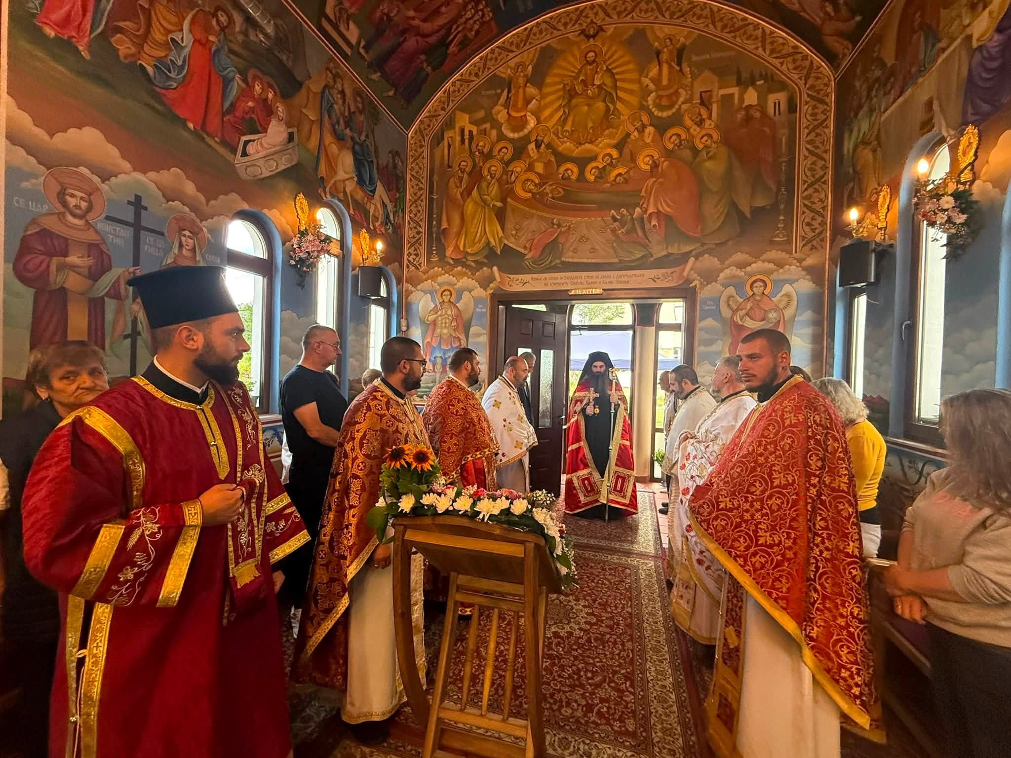 Архиерейска света Литургия за празника на свети великомъченик Пантелеймон в Самоков 4 756739924 1485078563648513 3609400966756179325 n 1