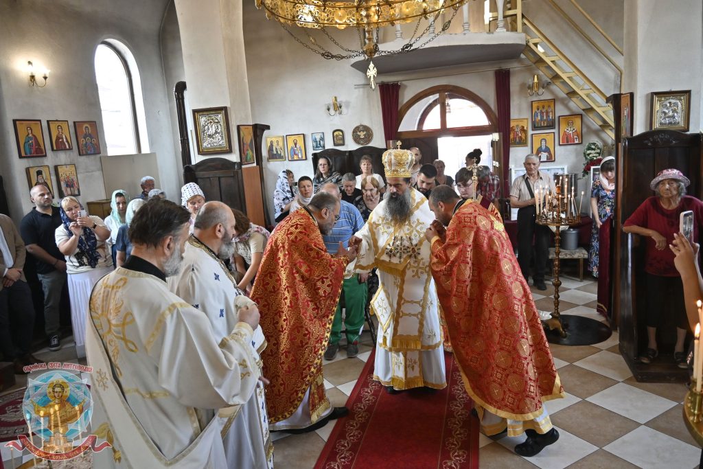 Патриаршеска св. Литургия за празника на преп. Йоан Рилски Чудотворец и на св. безсребреници Козма и Дамян от Рим в село Световрачане 1 DSC8791 1