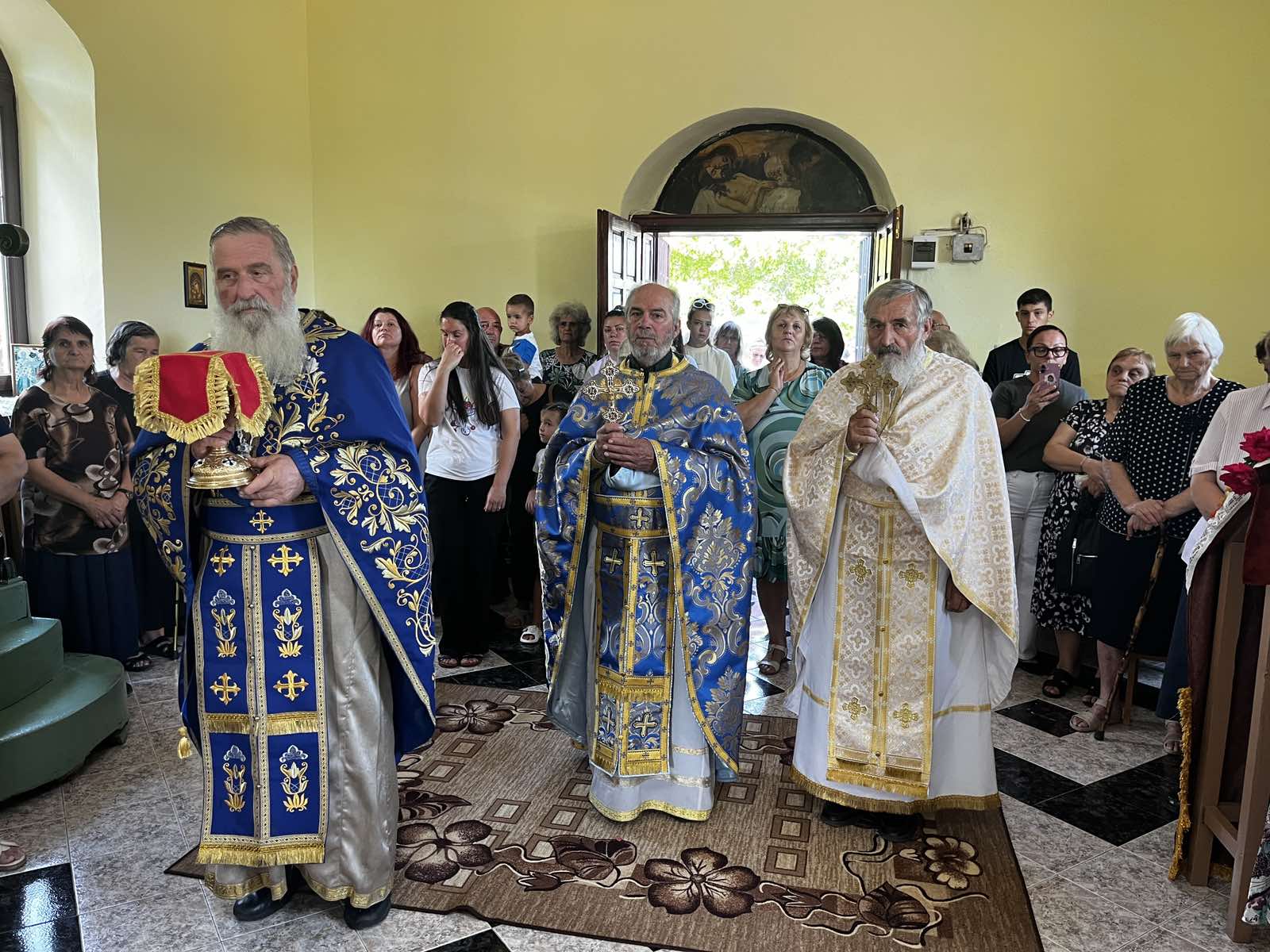 В параклис „Успение Богородично“ на село Сестримо бе отслужена архиерейска литургия 6 0 02 05 0372890b407cb207b2c07fe36f152c6608f150301f20b991c48d768713ba5bb7 d488eb9d9da19f6c
