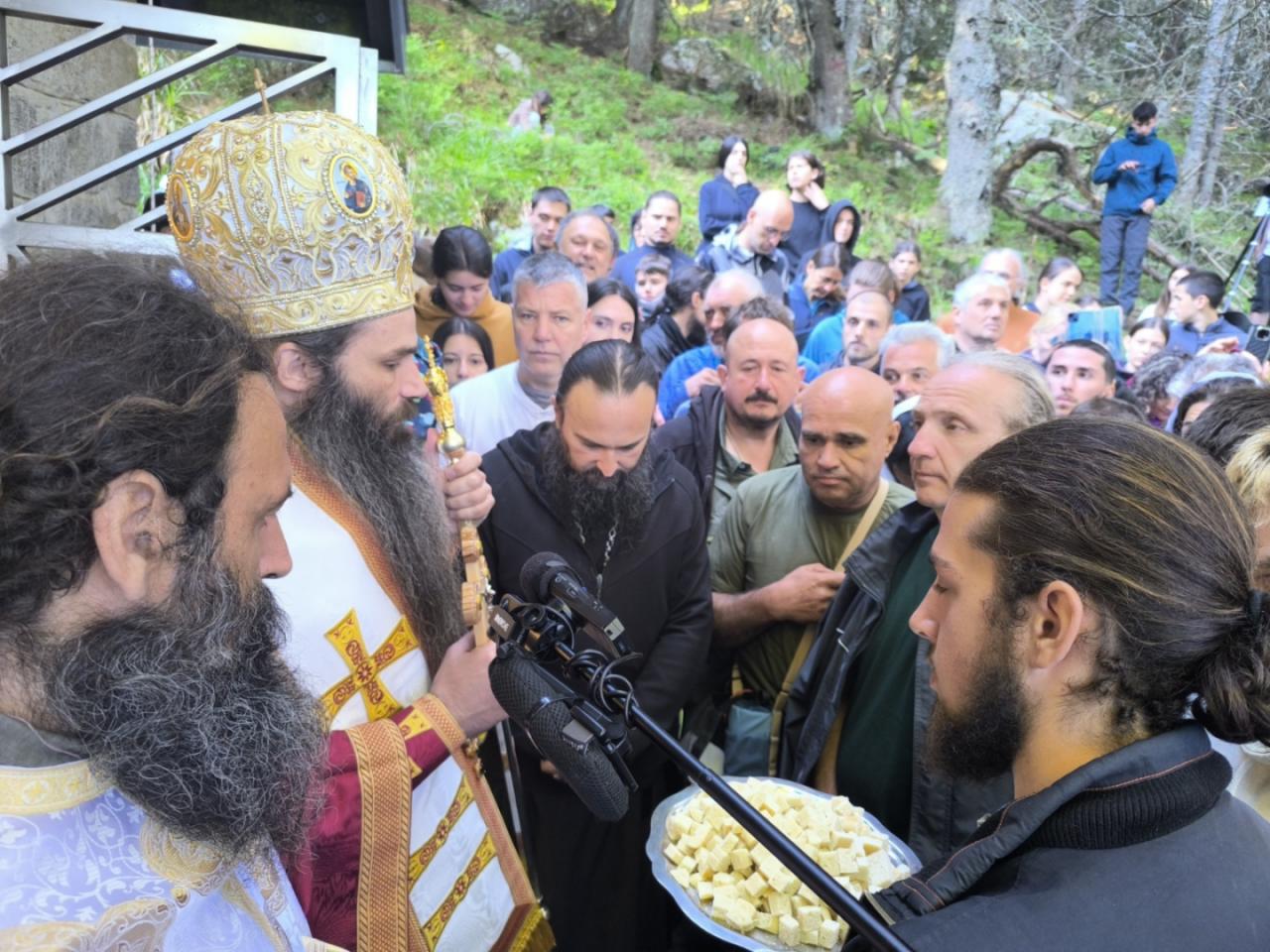 Архиерейска литургия в параклиса „Св. Йоан Рилски“, до хижа „Кумата“, и начало на Поклонническия път „Рилският Чудотворец“ 11 0 02 05 bfbc4840f01a36785e075282adfd00ebcbfd71b30f0a941b8db97a713b1726df e41f6a426d064a05 1