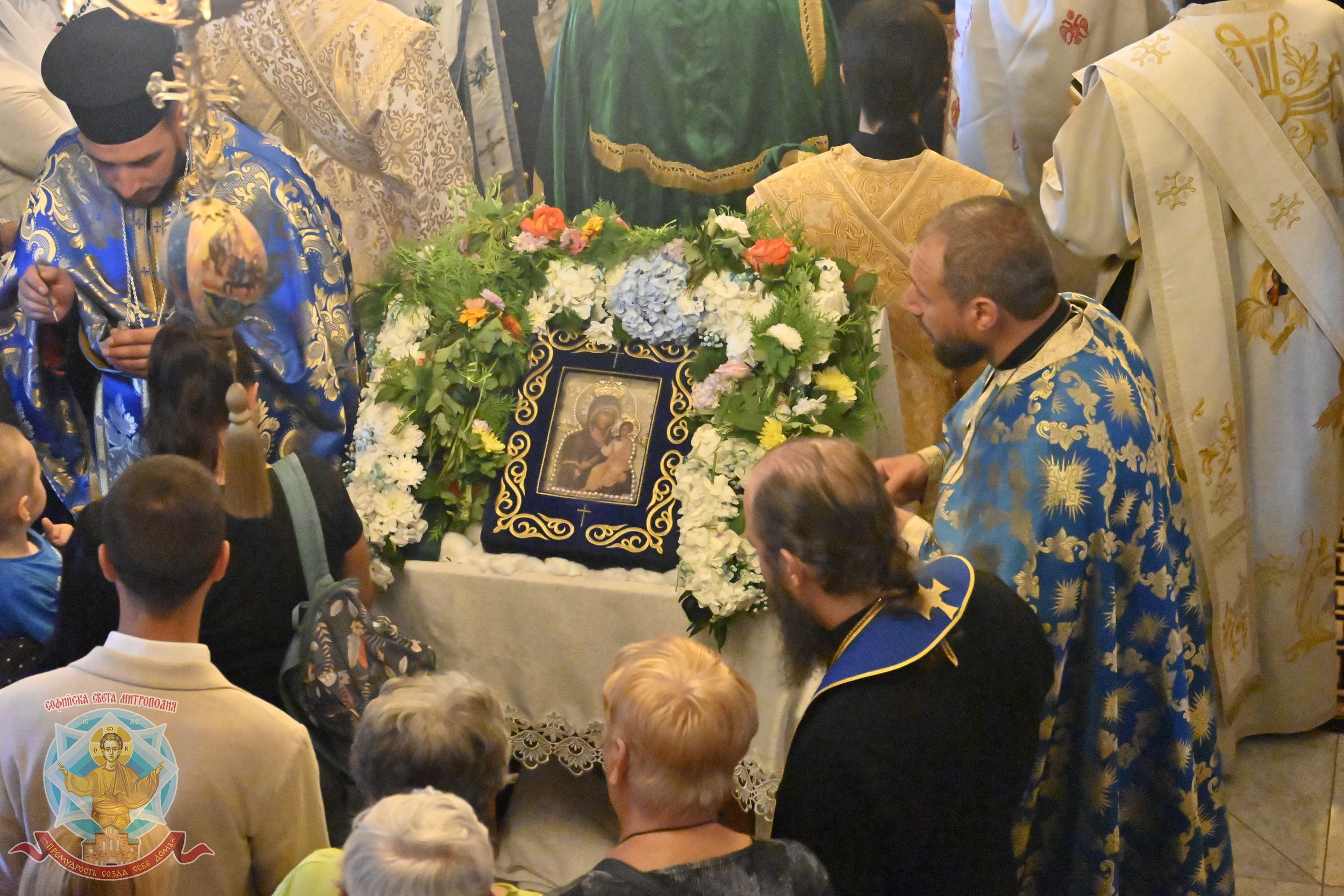 Архиерейска вечерня с Молебен канон към Пресвета Богородица в Самоков 1 DSC3019