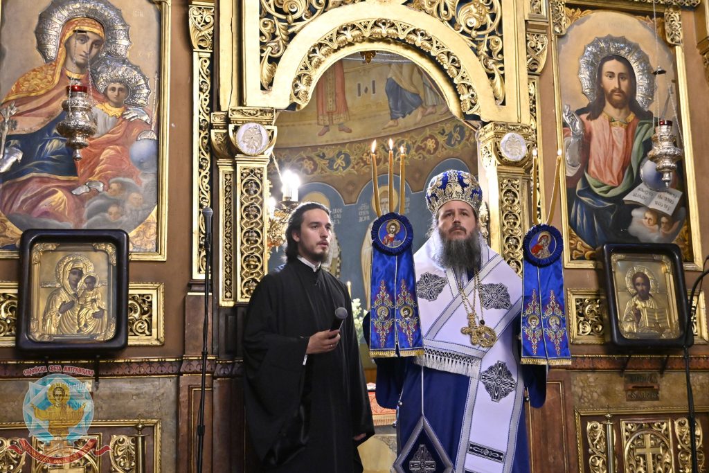 Архиерейска литургия в катедралния храм „Св. вмчца Неделя“ в четвъртия ден на Богородичния пост 1 DSC3493