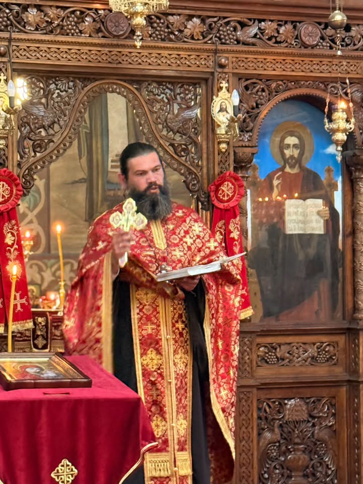 Празникът на град Костенец бе отбелязан с архиерейска вечерня, литийно шествие и водосвет 4 03