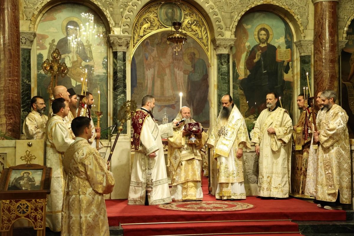 Тържествена света Литургия в столицата по повод 1700 години от намирането на светия Кръст Господен