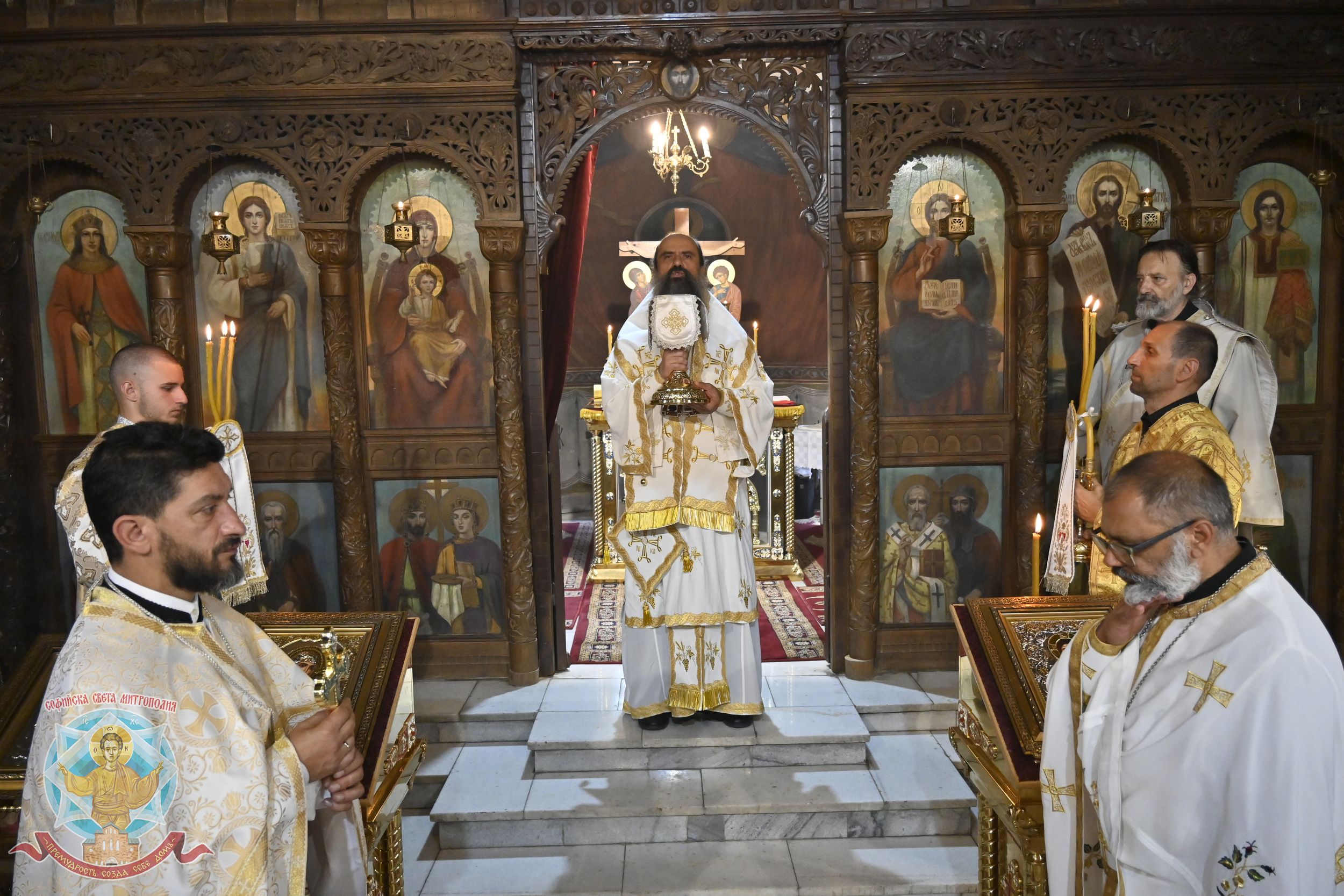 Патриаршеска света Литургия в храмa „Св. Архангел Михаил“, кв. „Симеоново“