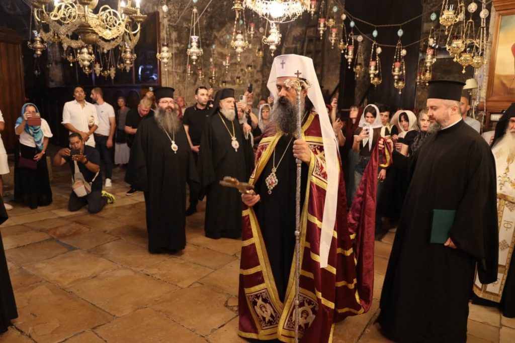 Българският патриарх Даниил и българската църковна делегация се поклониха в храма на Гроба на Божията Майка 1 EF75AE3A3B5B2A9C6B648C831D4FF3E4