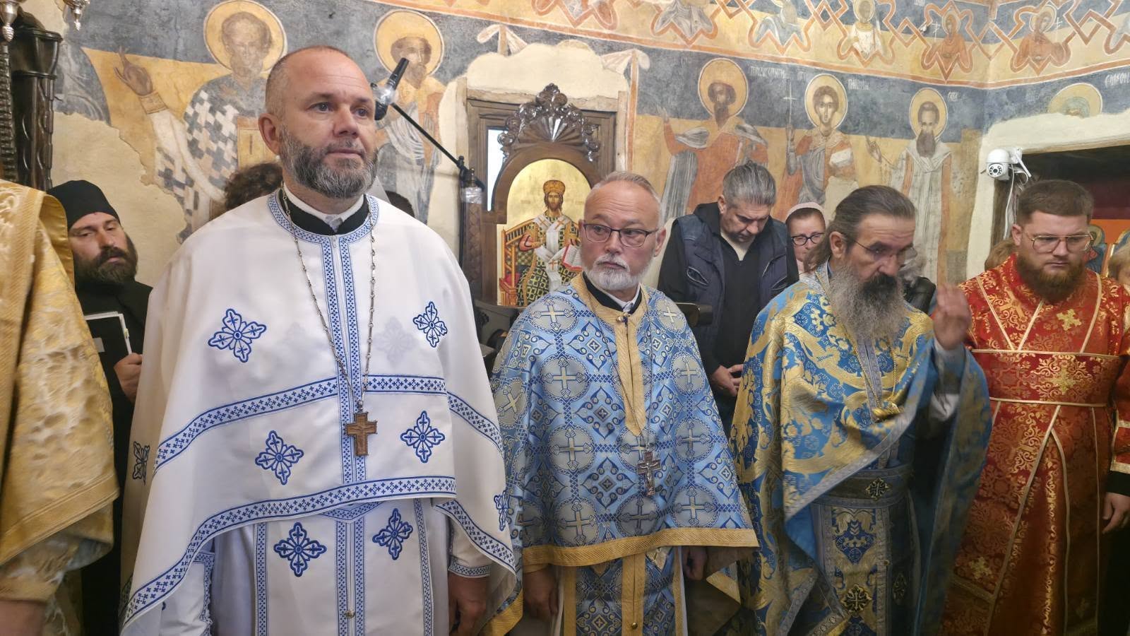Архиерейска литургия, литийно шествие и водосвет в Искрецкия манастир „Успение Богородично“ 6 07