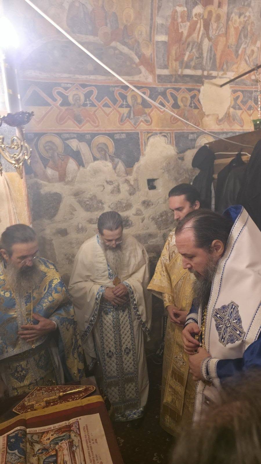 Архиерейска литургия, литийно шествие и водосвет в Искрецкия манастир „Успение Богородично“ 14 13