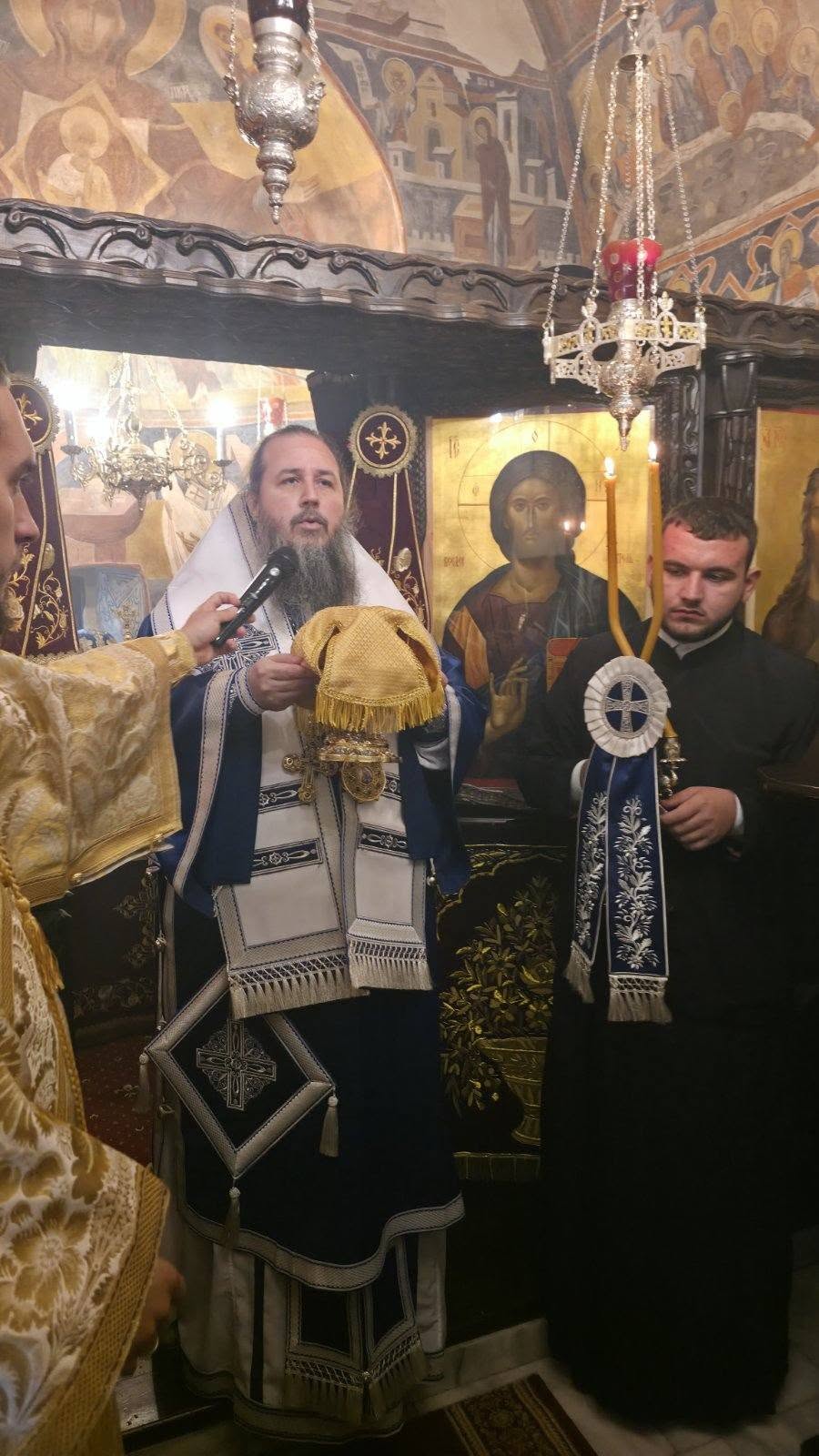 Архиерейска литургия, литийно шествие и водосвет в Искрецкия манастир „Успение Богородично“ 16 15