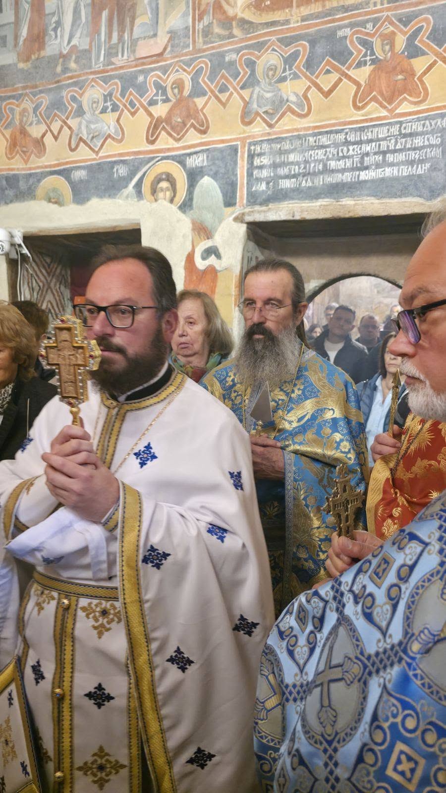 Архиерейска литургия, литийно шествие и водосвет в Искрецкия манастир „Успение Богородично“ 17 16