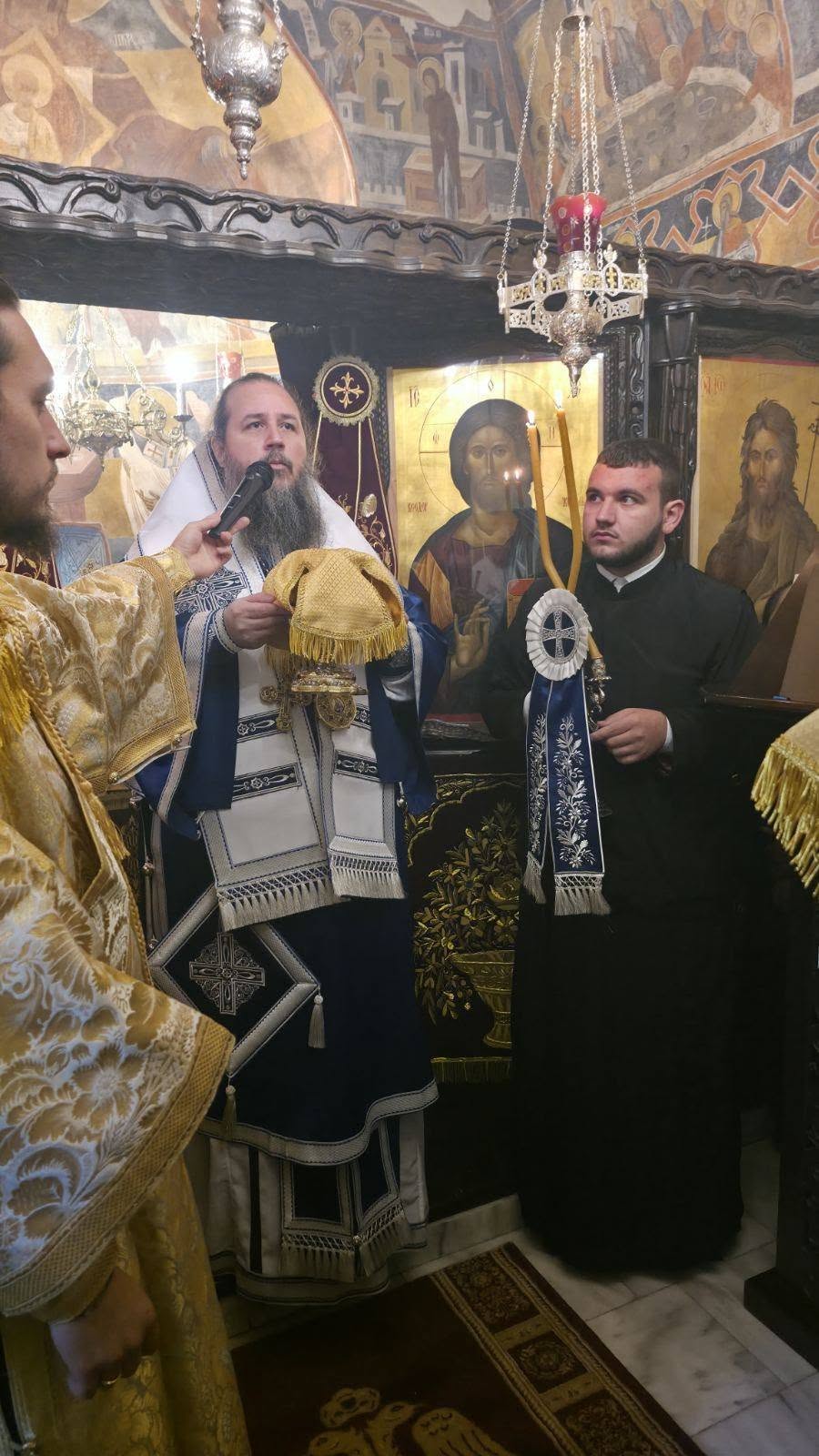 Архиерейска литургия, литийно шествие и водосвет в Искрецкия манастир „Успение Богородично“ 18 17