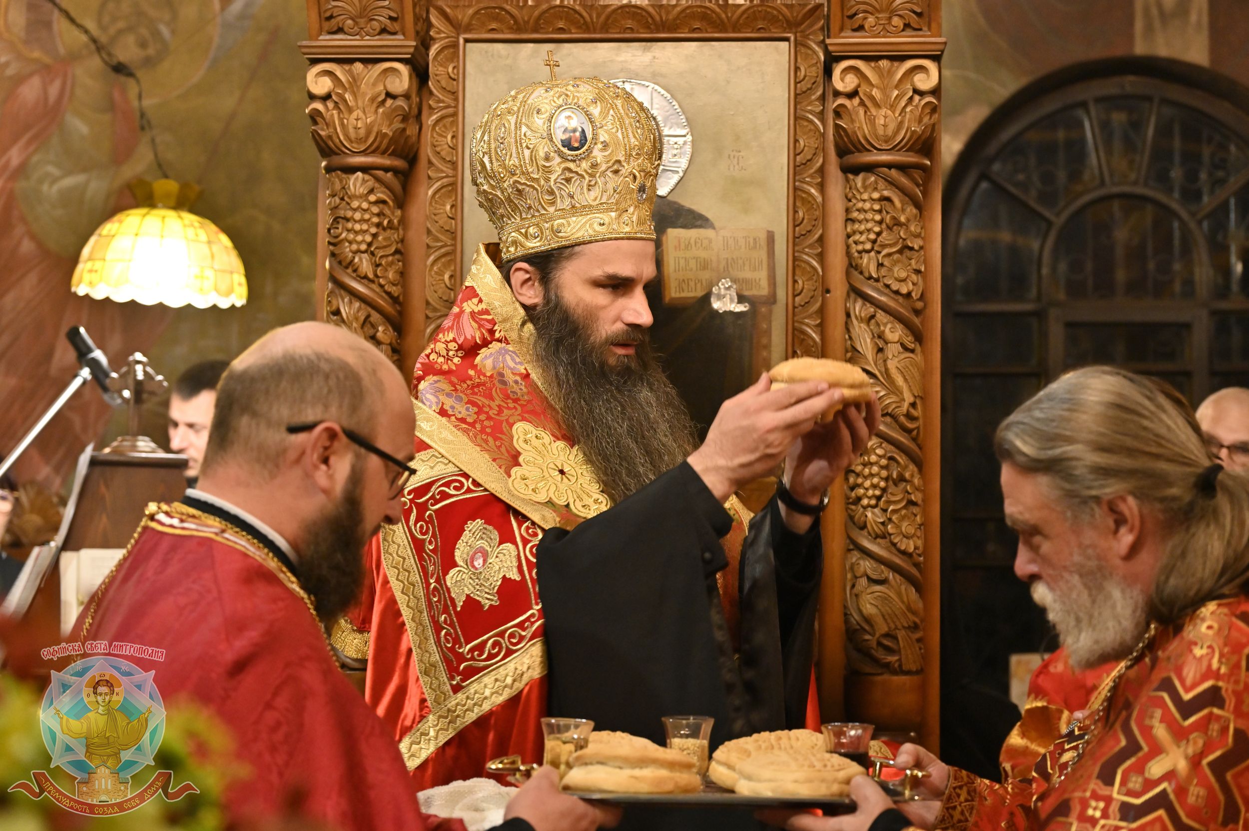 Архиерейска вечерня за празника на свети великомъченик Димитър в столичния кв. „Хаджи Димитър“