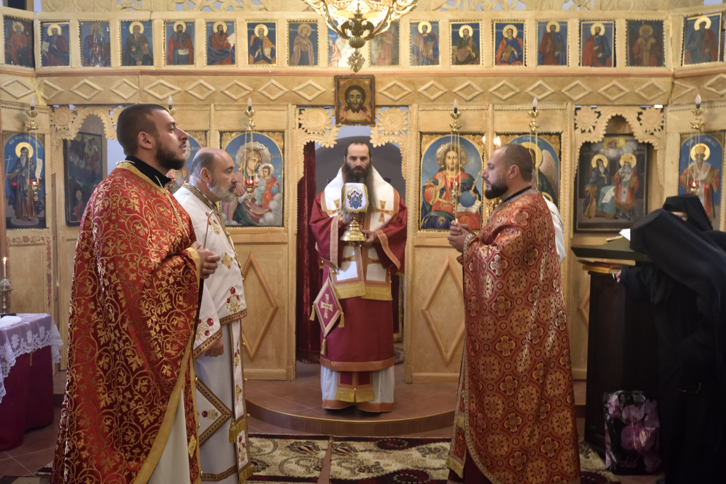 Архиерейска литургия и водосвет бяха отслужени в храм „Св. Димитър“, с. Клисура